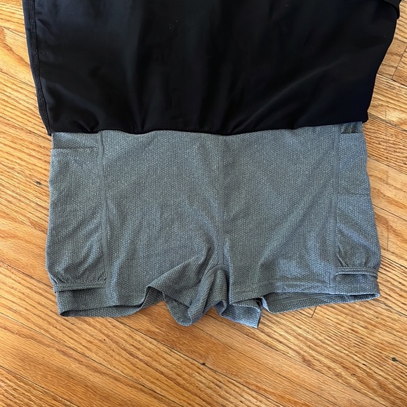 Vuori Halo Performance Skirt, Black size small - Picture 3 of 5